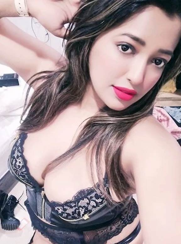 Jalandhar aged housewife Call Girl